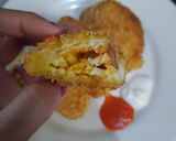 Foto langkah ke 5 dari resep Pastel Roti Sosis Mayo Pedas.