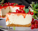 Foto del paso 5 de la receta: Tarta mousse de yogur griego con coulis de fresas