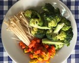 รูปขั้นตอนการทำที่ 1 ของ ข้าวไรซ์เบอรี่ผัดผักไข่ต้ม🥦🥕✨