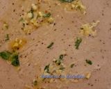A picture of step 3 of Garlic paratha.