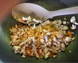 รูปขั้นตอนการทำที่ 3 ของ ก๋วยเตี๋ยวลุยสวนเห็ด