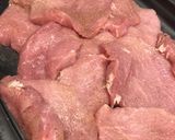 Tejszínes-sajtos karajszelet tepsiben recept fázis 1 fotója