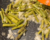 Foto del paso 8 de la receta: Revuelto de espárragos trigueros y cebollita tierna, al vino blanco