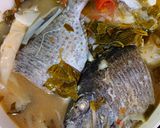 Hình bước làm 3 của món Cá dìa nấu măng, lá giang