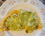Foto del paso 3 de la receta: Loncha de huevos con aguacate