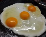 A picture of step 1 of Tawa fry anda.