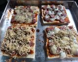 Foto langkah ke 5 dari resep Pizza Roti Tawar.