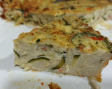 Foto del paso 7 de la receta: Pastel de calabacín con palitos de mar (surimi)