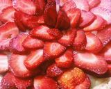 Foto del paso 7 de la receta: Tarta de frutillas y crema pastelera - vegana