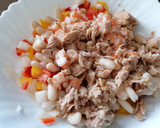 Foto del paso 5 de la receta: Ensalada marinera de judías blancas