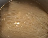 Foto del paso 2 de la receta: Tallarines de arroz con pollo y jamón en salsa de soja