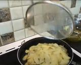 A picture of step 7 of Spanish Omelette.