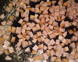 Foto del paso 6 de la receta: Chuletas de cerdo en crema de hongos y chorizo con puré de papas