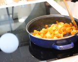 Foto del passaggio 3 della ricetta Confettura di zucca mele e zenzero in polvere