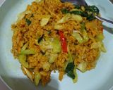 Foto langkah ke 5 dari resep Nasi Goreng Kunyit Pedas.