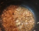 Foto del paso 3 de la receta: Guiso de butifarra, níscalos y patatas