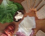 Foto del paso 1 de la receta: Sándwich de jamón, queso y lechuga