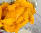 Foto del paso 1 de la receta: Mousse Express de Mango con Salsa de Chocolate!