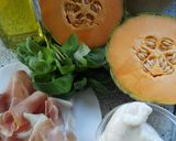 Foto del paso 1 de la receta: Ensalada de melón, mozzarella y jamón serrano