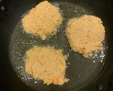 A picture of step 3 of Vegan burger.