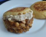 Foto del paso 3 de la receta: Arepas🫓 de maíz🌽tierno rellenas de dip de🫘frijol zanahoria🥕 y pimientos🌶️ tatemados🥙🌯