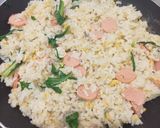 Foto langkah ke 2 dari resep Nasi Goreng Sosis.