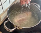 Foto del paso 2 de la receta: Caldo de codillo y col