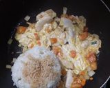 รูปขั้นตอนการทำที่ 4 ของ ข้าวผัดไก่