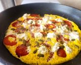 عکس مرحله 1 از دستور تخم مرغ گوجه با پنیر😋