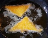 Foto langkah ke 5 dari resep Risol roti isi keju.