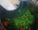Foto langkah ke 3 dari resep Sayur Bening Bayam Jagung simple dan segar.