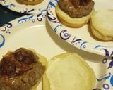 A picture of step 3 of Apricot Bacon Jam on Ground Pork Sandwiches.