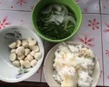 รูปขั้นตอนการทำที่ 2 ของ ข้าวคลุกกะเพราลูกชิ้นหมู+ไข่ดาว (no msg.)