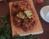 Foto del passaggio 7 della ricetta Polpette fritte di zucchine con ricotta forte e pepe di Timut