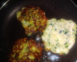 Foto del paso 4 de la receta: Tortitas de calabacín