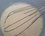 Foto del paso 3 de la receta: Crema Catalana con una yema de huevo en un plis plas