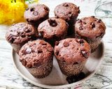 Foto langkah ke 4 dari resep Chocolate Muffin with Oreo (sy pakai chocochip) no mixer.