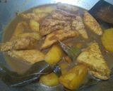 Foto langkah ke 5 dari resep Semur tahu kentang.
