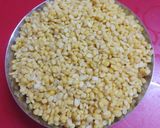 मूंग दाल की बर्फी(Moong dal barfi recipe in Hindi) रेसिपी चरण 1 फोटो