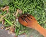 Foto langkah ke 2 dari resep Tumis kacang panjang tauco.