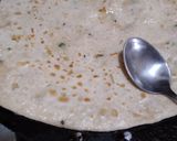 A picture of step 5 of Tawa daal bhare parathe.