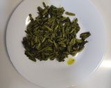 Foto del paso 1 de la receta Revuelto de espárragos, ajetes y setas. Carmen de Jaén