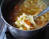 Foto langkah ke 4 dari resep Sop kentang wortel.