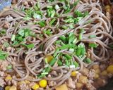 Hình bước làm 3 của món Mì soba sốt táo