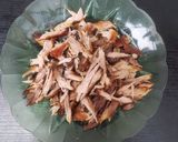Foto langkah ke 1 dari resep Tongkol Suwir Daun Kemangi.