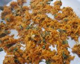 A picture of step 2 of Radish paratha.