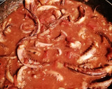 Foto del paso 2 de la receta: Fideos con tinta de calamar con salsa de calamar (fácil!) 🐙