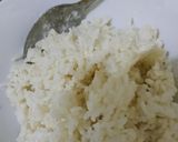 Foto langkah ke 3 dari resep Egg Rice Fried (Nasi balutan Telur).