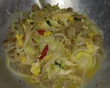 Foto langkah ke 3 dari resep Tumis Telur Jamur Bakso.