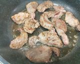 Foto del paso 2 de la receta: Galtes de porc desossades amb préssecs i salsa de Porto i Vermut